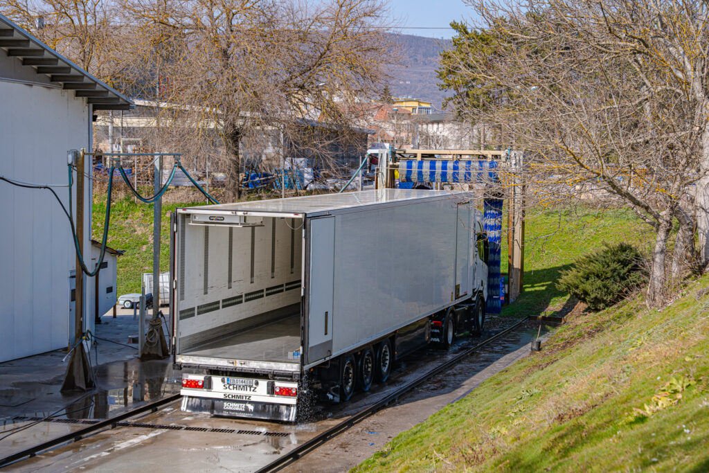 Парма Транс Севлиево – Хладилен транспорт & truck wash 31